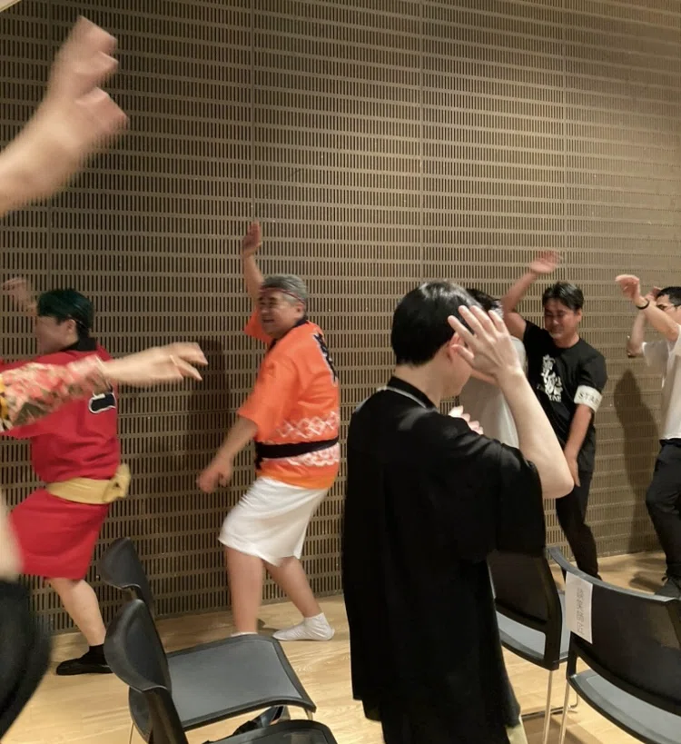 私も踊る阿呆になりたい。『踊る阿呆の世界戦略』を読んで。｜さかうえ