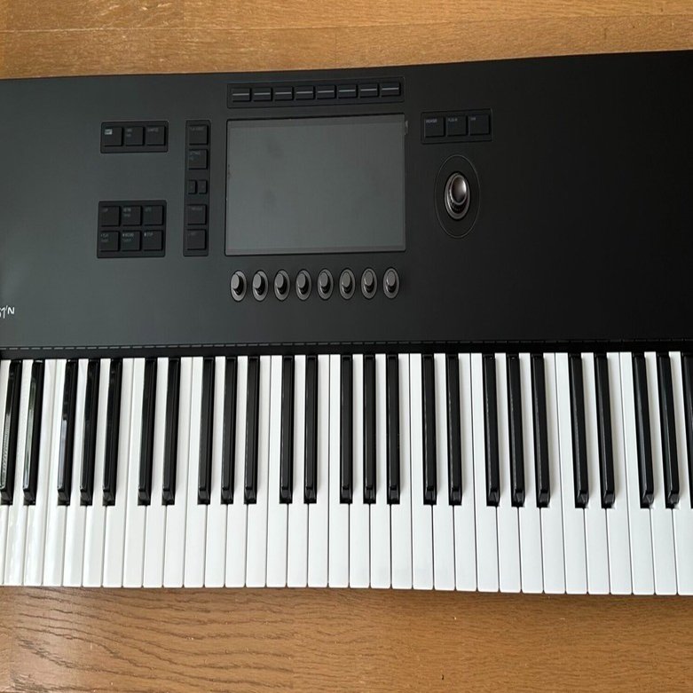 Kontrol S61 Mk3 61鍵キーボードのセットアップの仕方 「つなげばOK