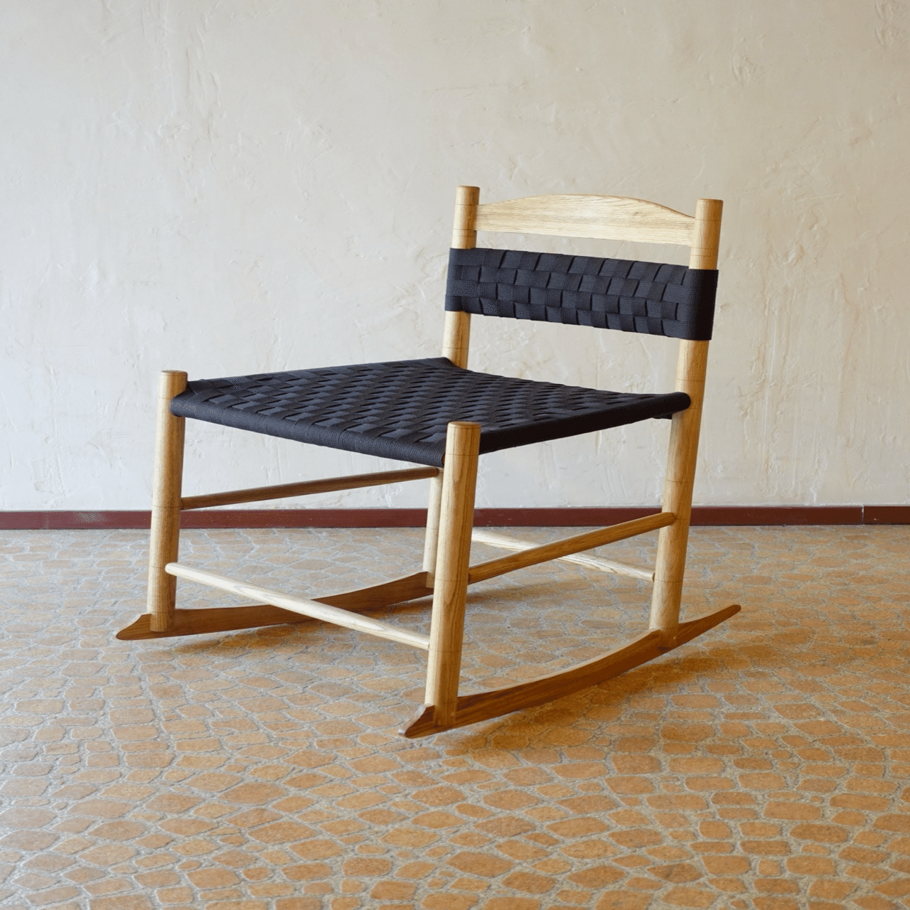 シェーカーチェアの特徴 : ロッカー｜Brick by Brick白木克洋