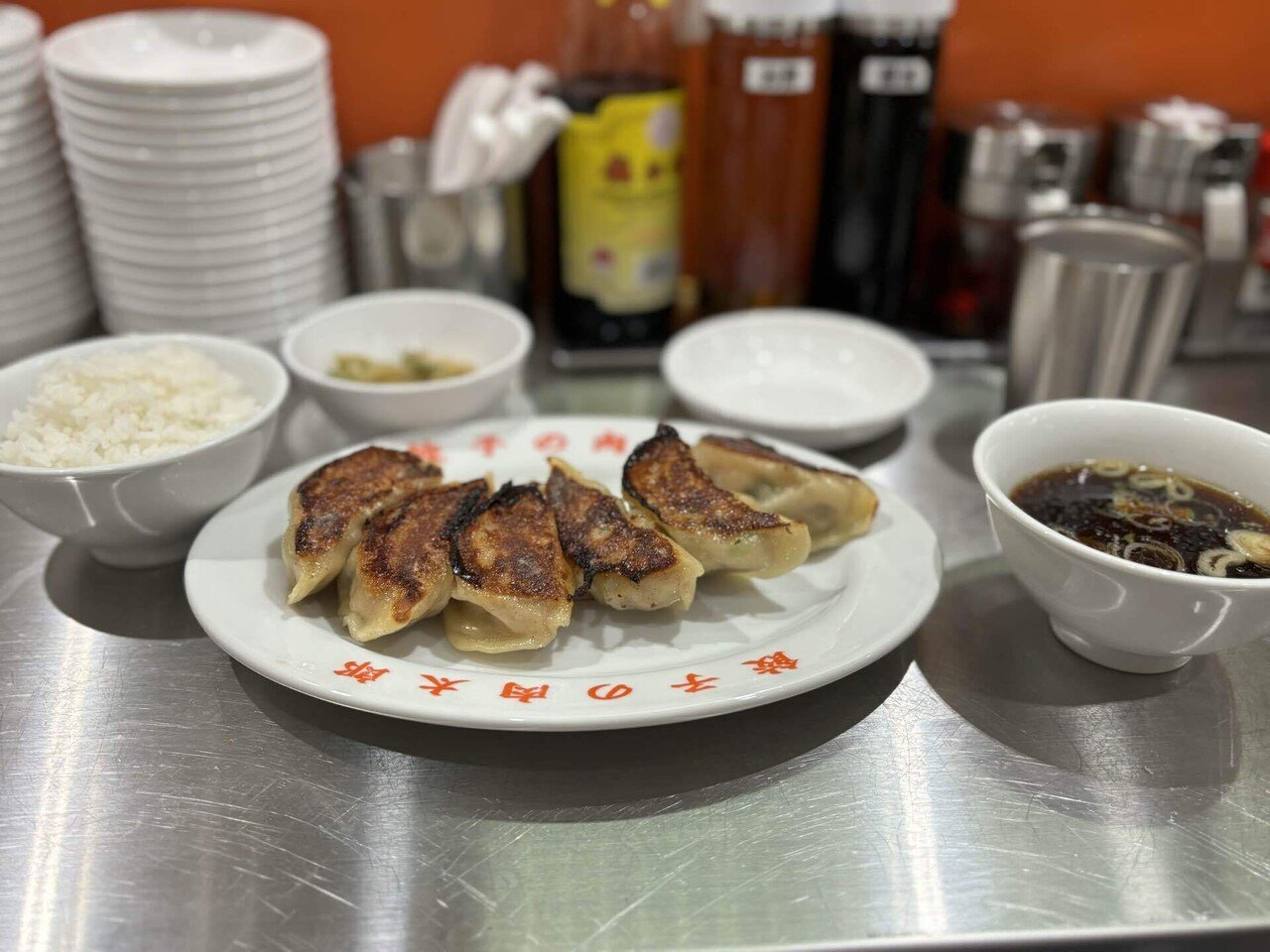 神保町 餃子の肉太郎｜KAN