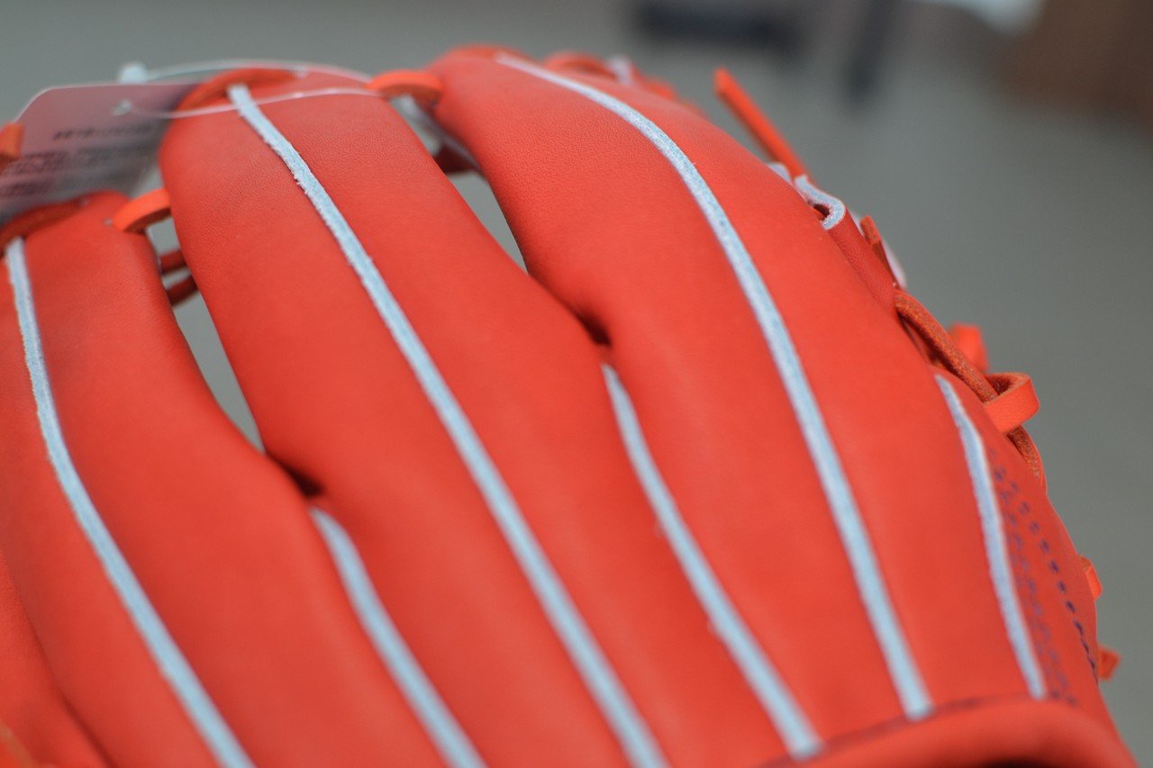 アンダーアーマーのグローブはなぜ美しいのか。｜アンダーアーマーの