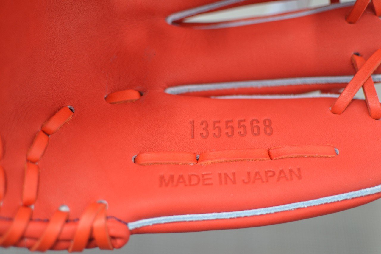 アンダーアーマーのグローブはなぜ美しいのか。｜アンダーアーマーの