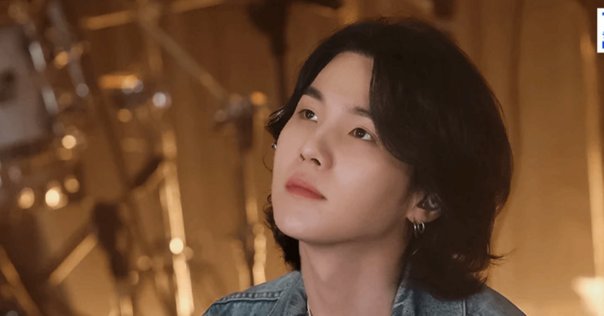 BTS ユンギ SUGA IDOL サノク BTS SUGAがヴァレンティノの衣装でソロワールドツアーを