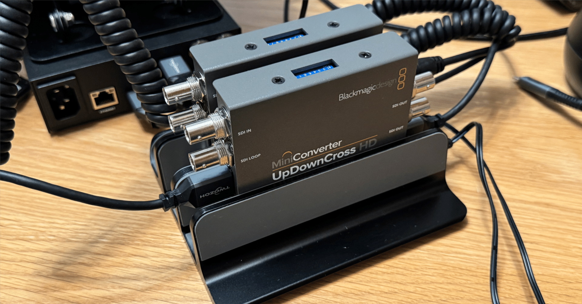 コンバーターをほどよくスタンドできるやつに気づいた件｜石井詠月私