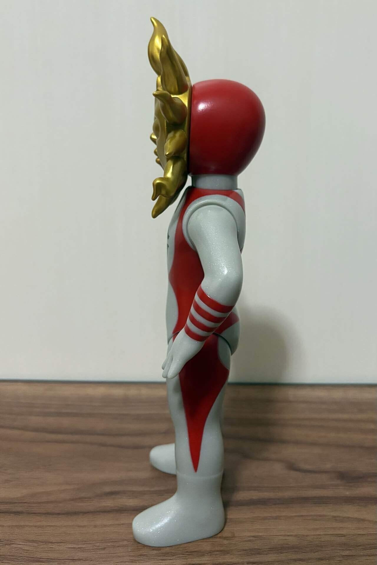 タローマン　ソフビ Amazon.co.jp: 超復刻版 タローマン ソフビ人形 フィギュア 岡本太郎