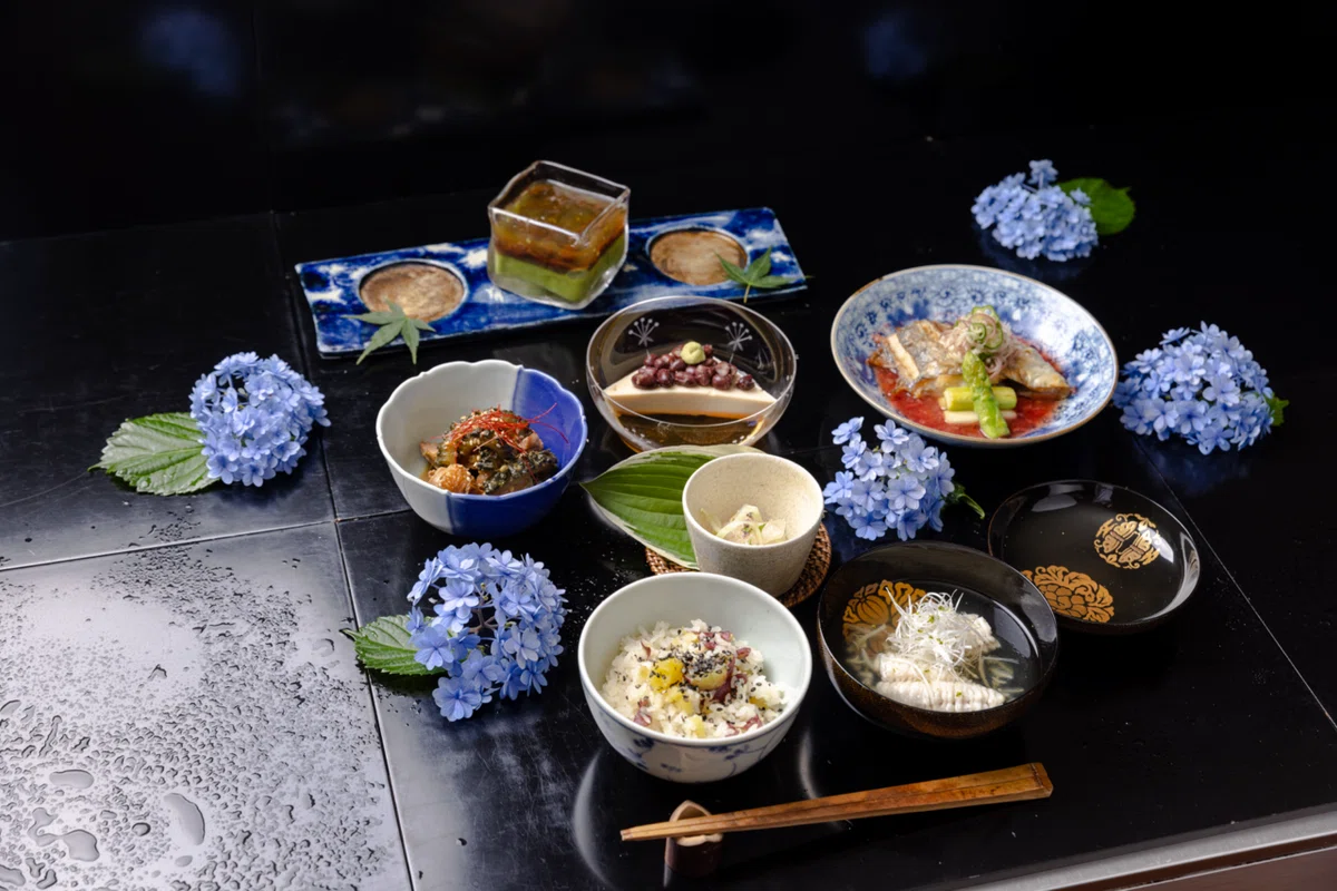 A Plate of Purification - Between the Chinowa and Millet Rice｜一二三庵 女将｜季 ...