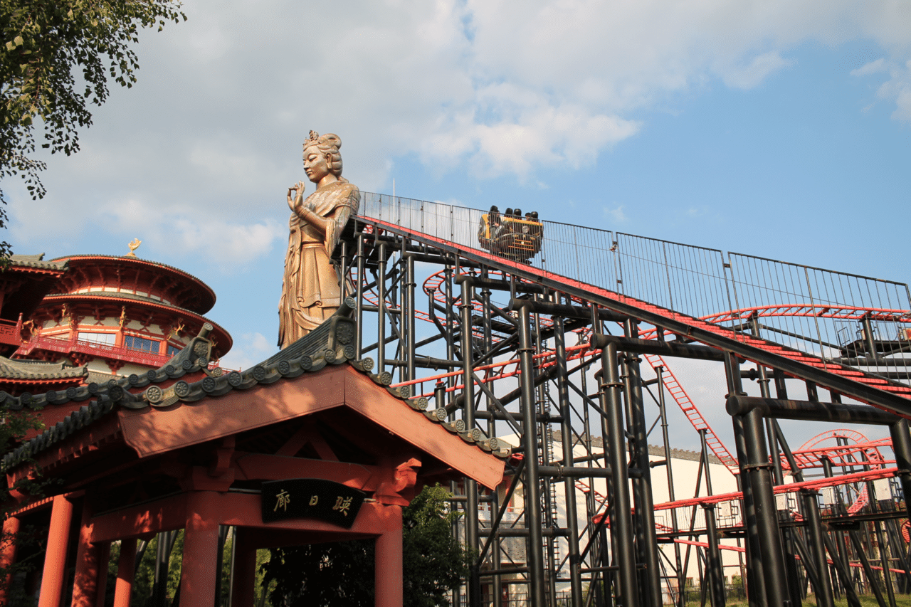 独り言】海外で出会った奇妙なジェットコースター｜絶叫ぶらり旅@ゆ-き