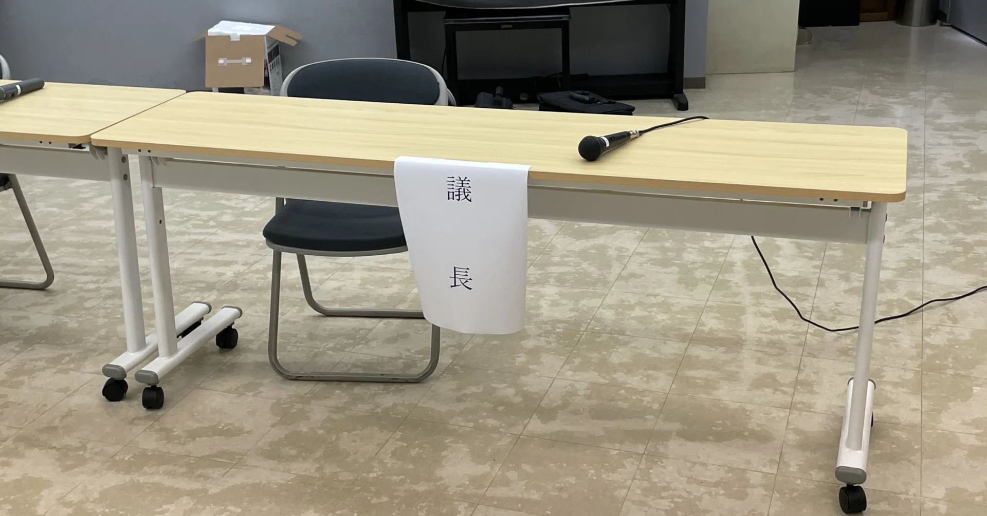 「しゃんしゃん会議」の正体とは？形骸化の裏にある日本企業の病理