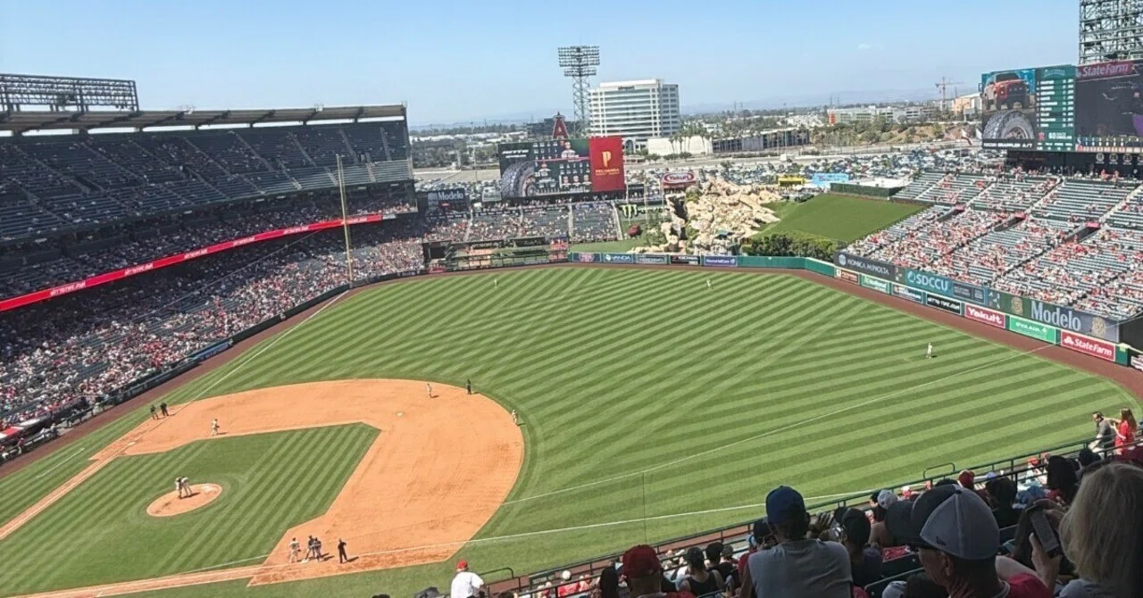 カリフォルニア大リーグ観戦ツアー（アナハイムエンゼルスタジアム 