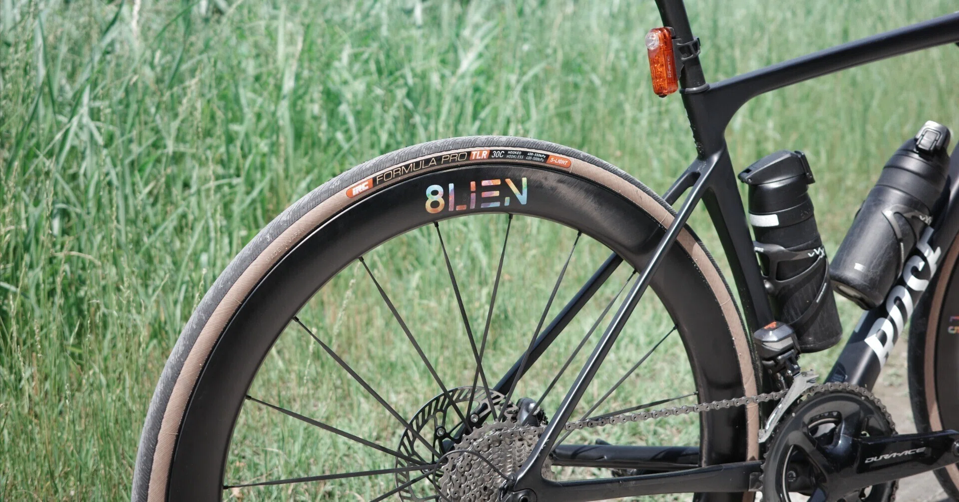 8lien L5W Wide Version ホイール 実走200km弱 8lien L5W Wide Version ホイール 実走200km弱 【公式通販】