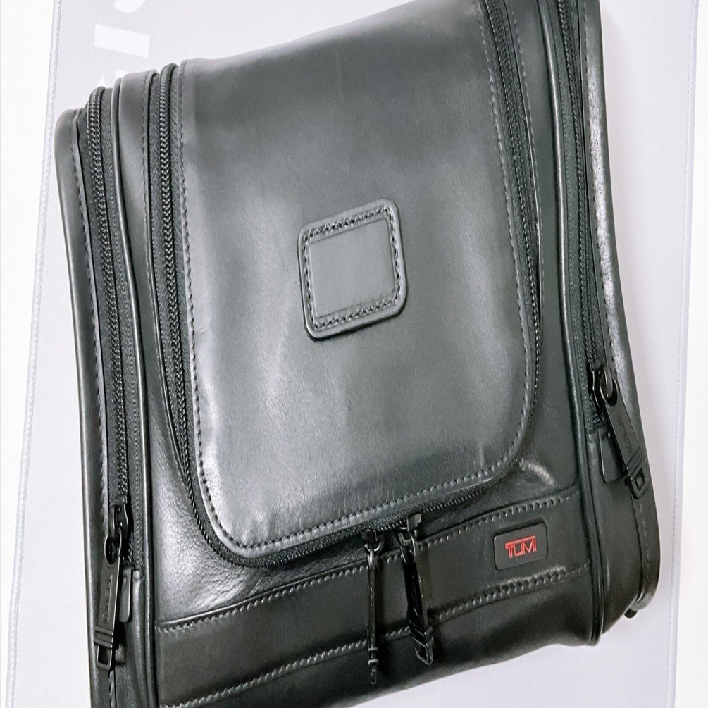 TUMI】「ハンギング・トラベル・キット」レビュー ”デカいこと以外は