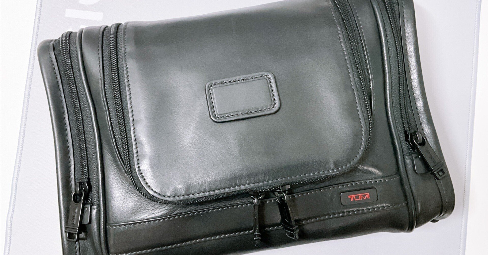 TUMI】「ハンギング・トラベル・キット」レビュー ”デカいこと以外は TUMI】「ハンギング・トラベル・キット」レビュー ”デカいこと以外は