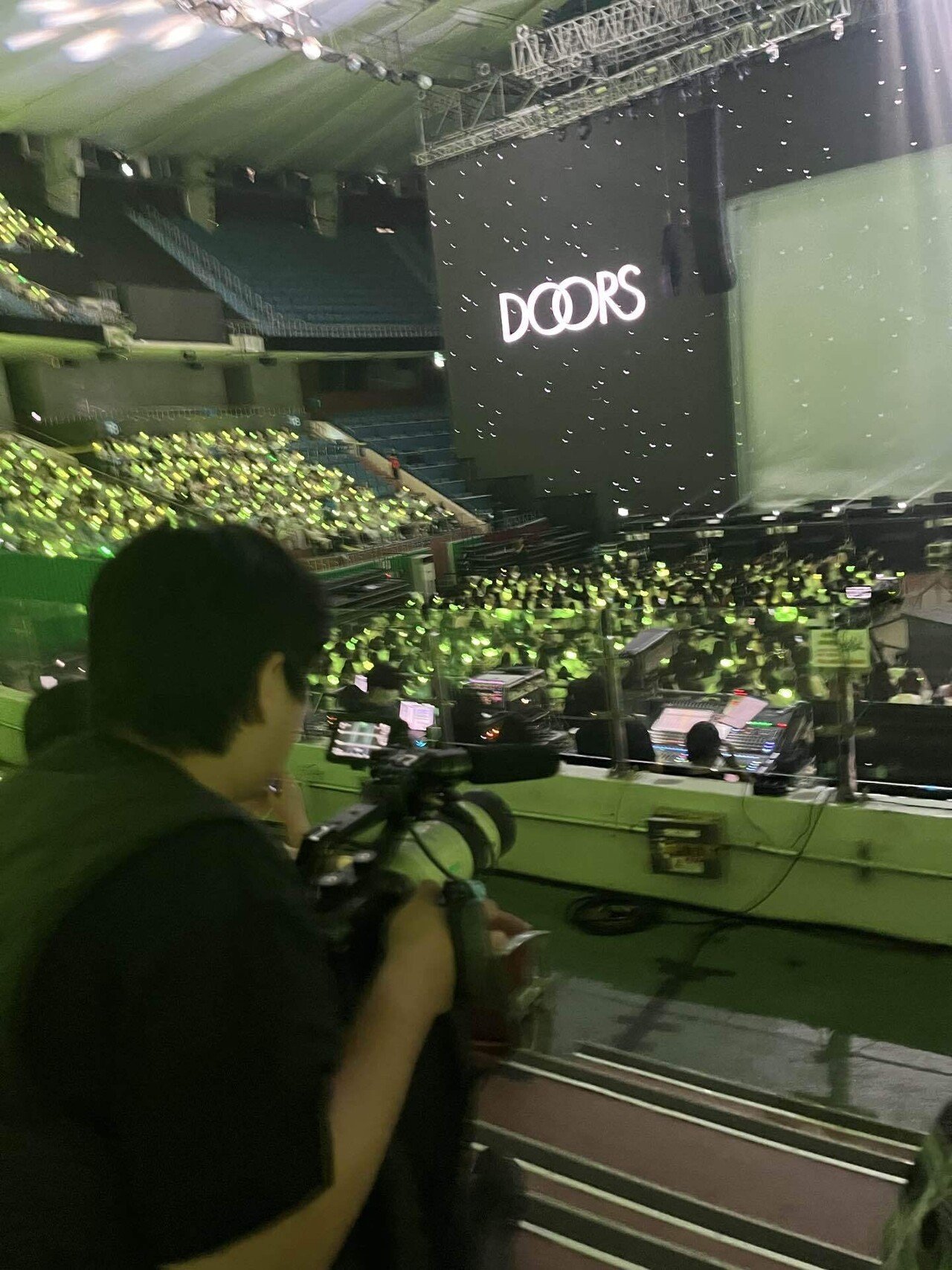 NCTドヨンに会いに、本国のコンサートDoorsに初めて参戦した女の