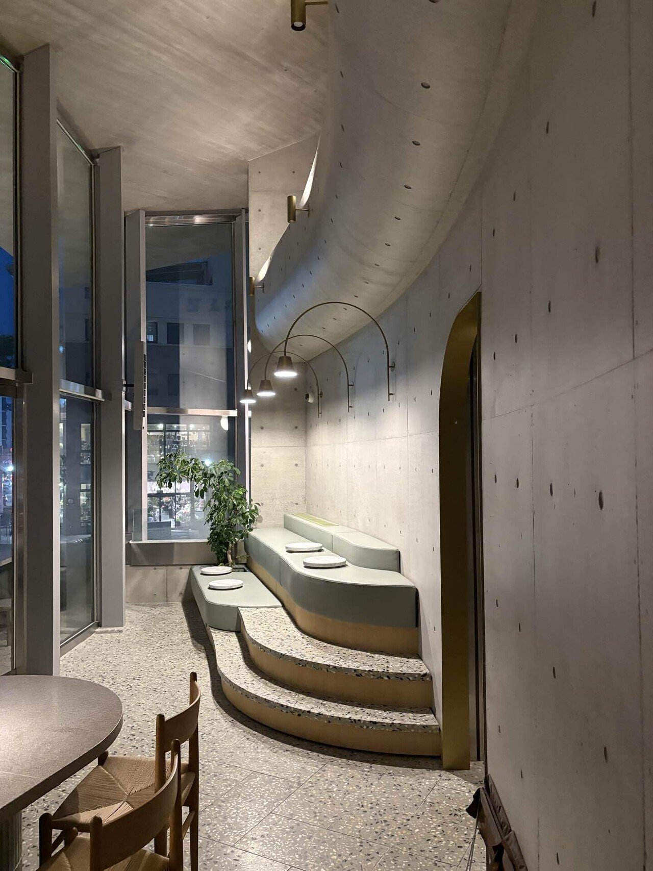 名古屋の人気カフェに行ってきた！！この空間は、ただのカフェじゃない