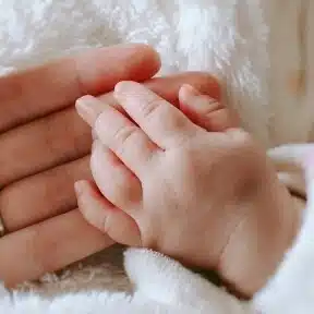 ひな｜ねんね・離乳食・育児のリアル