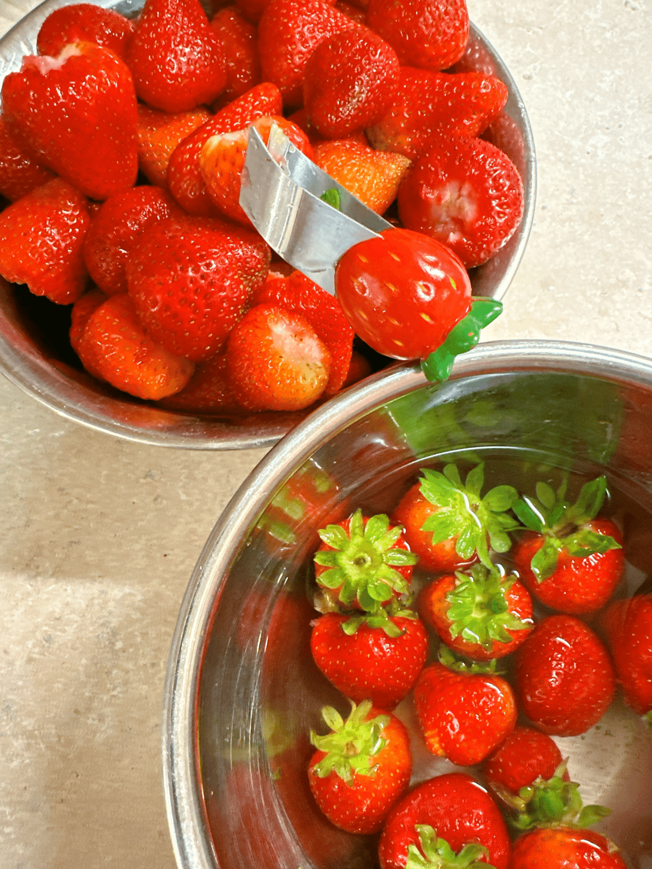 特選 完熟いちごギフト（12玉前後×2箱）〈紅ほっぺ〉 - Fruitelier