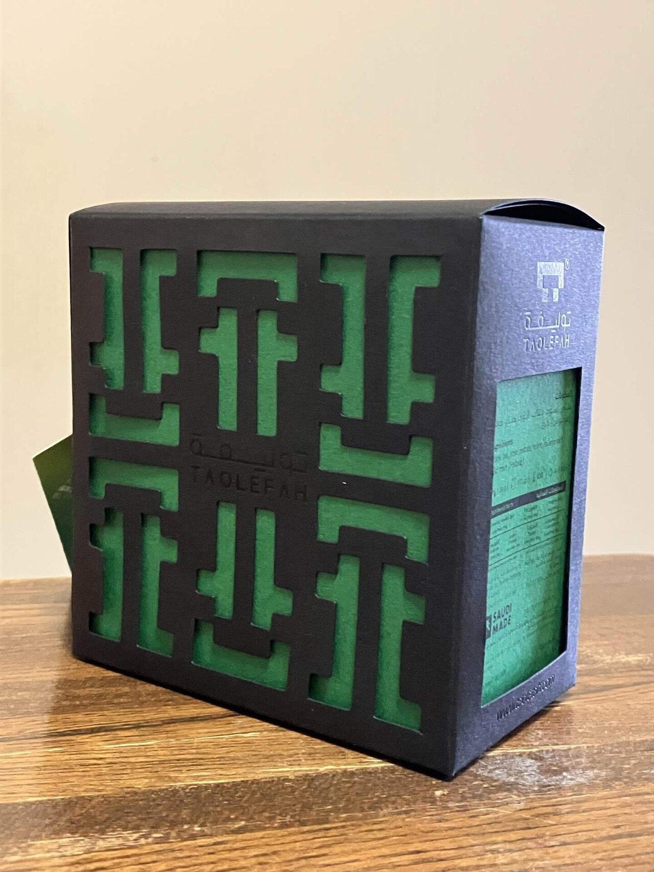 未使用品　チュニジア館　万博　ジャスミン　ウード　2本セット ジャスミンとウード＋スパイスとハーブ：2回目万博｜Violette