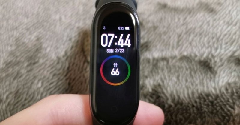 スマートウォッチ Xiaomi Mi Band4 が思った以上にすばらしいものだった話 スマートウォッチ 入門としておすすめ 会社の社会人 ガジェットとkindle電子書籍 Note