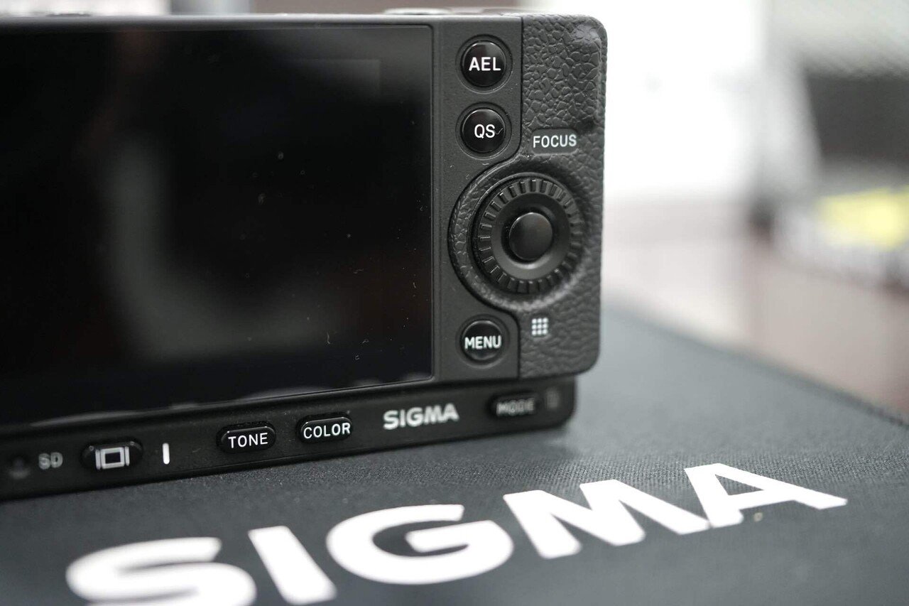 SIGMA fp | ダイヤル・ボタン換装サービスを利用してみた