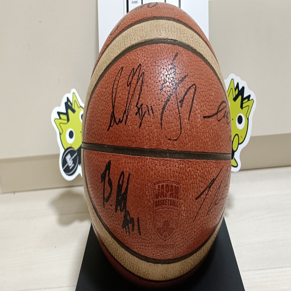 アルティーリ千葉🏀全選手サイン入りボール｜mayu