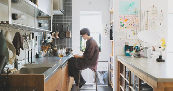 アイアンキッチン小物掛け オーダーメイドのご参考に！＞アイアンキッチン吊り棚の納品事例
