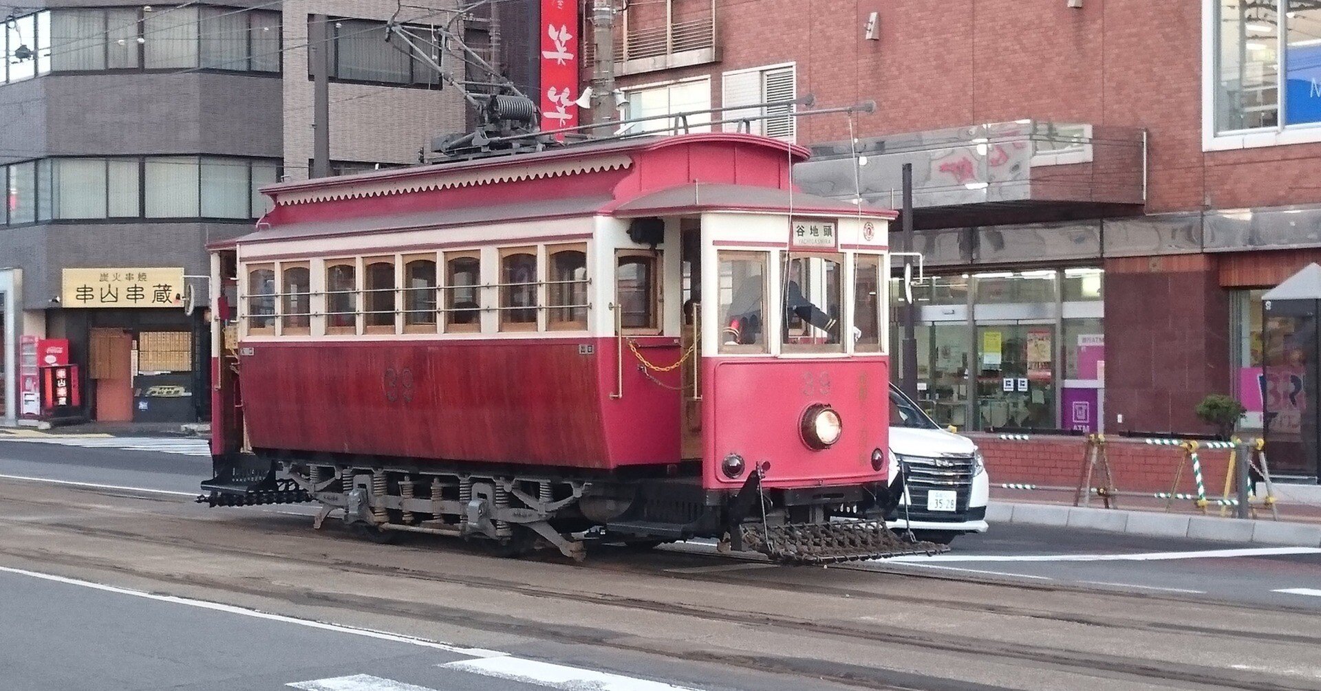 昭和レトロな路面電車。／函館市電｜才谷梅太郎