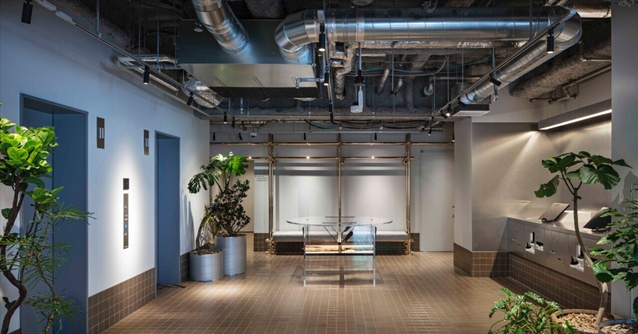 渋谷に馴染んだ「語らいの場」｜all day place shibuya｜HOTEL MUSEUM