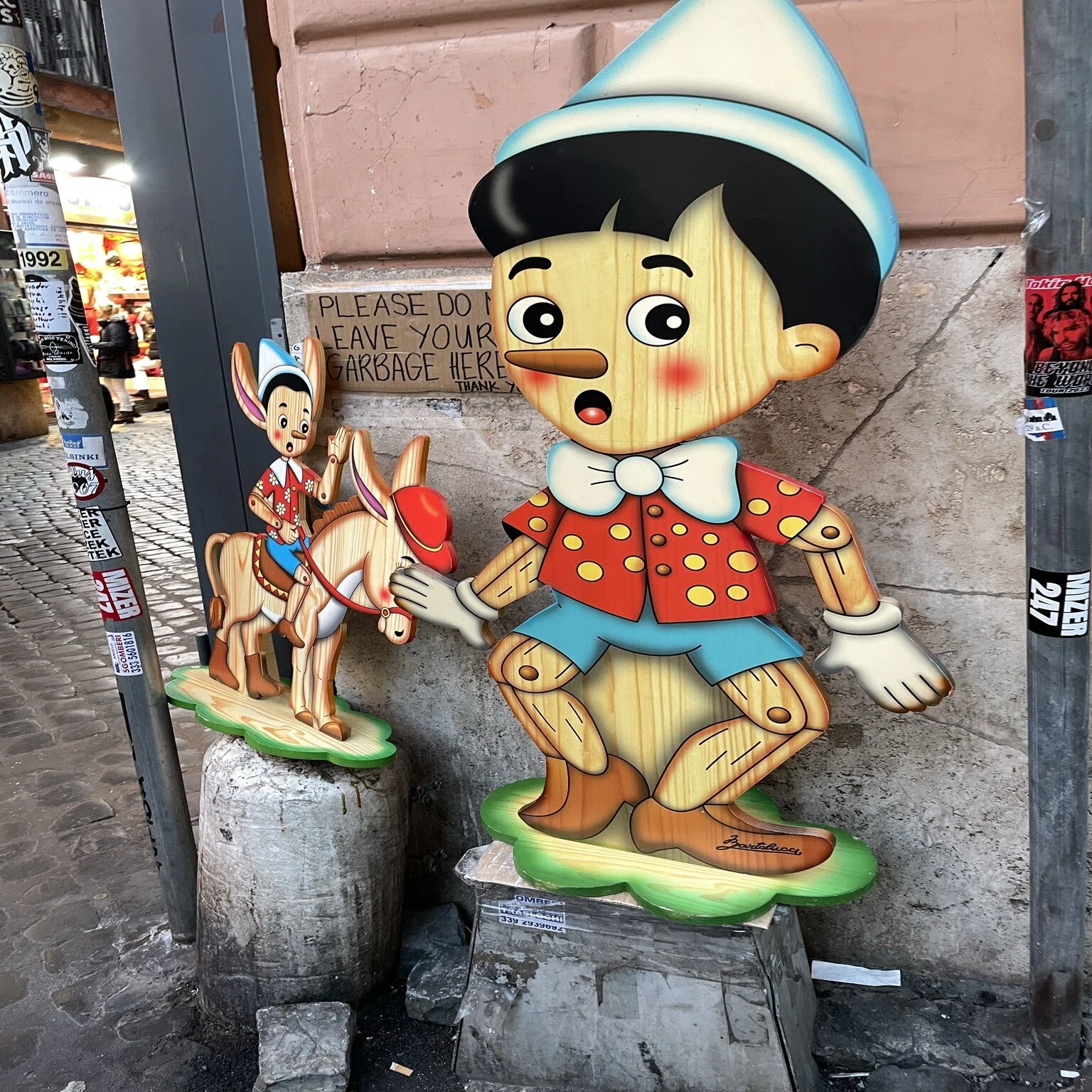 ピノキオ アンティーク雑貨 イタリア製 イタリアにはピノキオ雑貨が多いな～と思っていたら、フィレンツェ出身