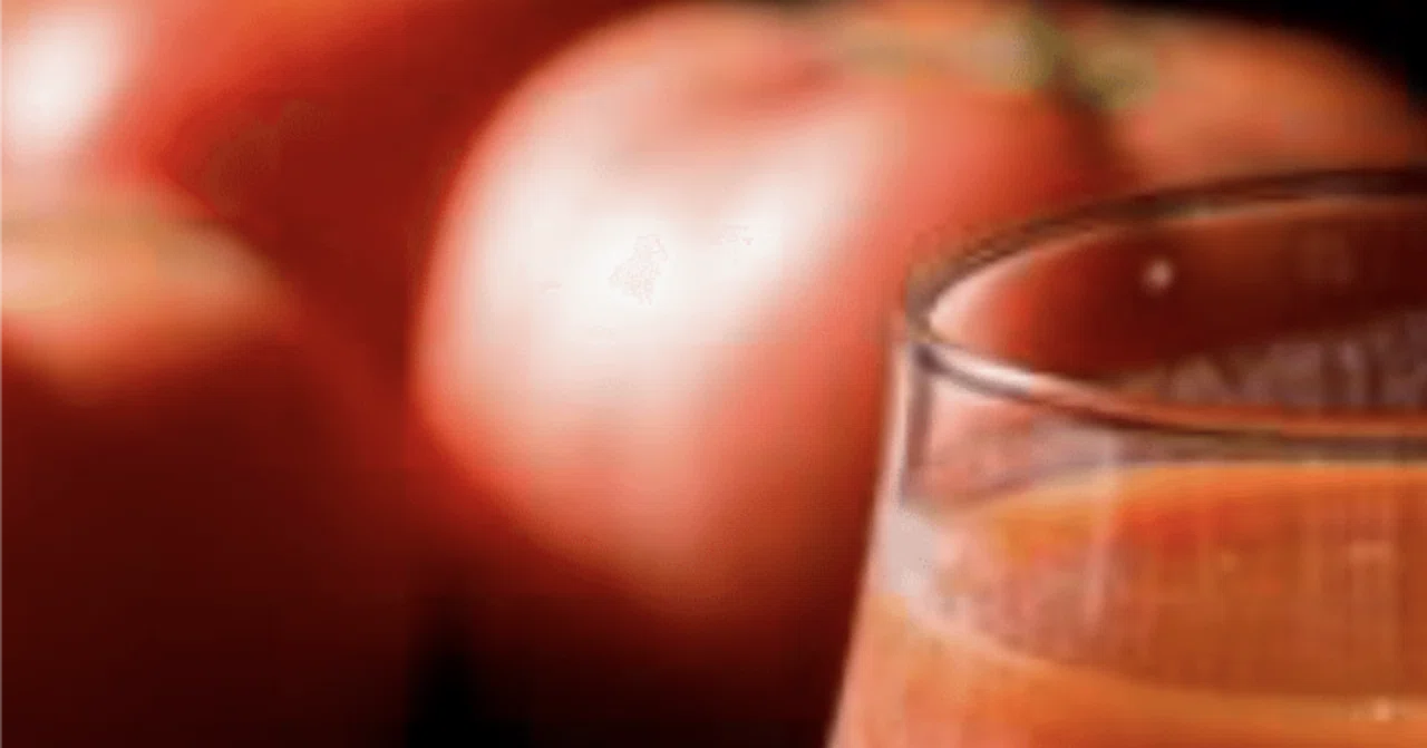 Tomato juice should be ice-cold.｜えらぶゆり子