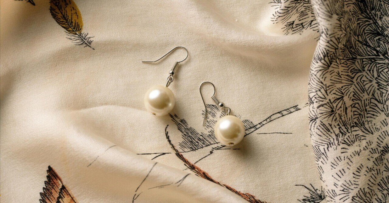 40歳でピアスを開けた話 ― ハンドメイド作家の小さな決意｜YOMI