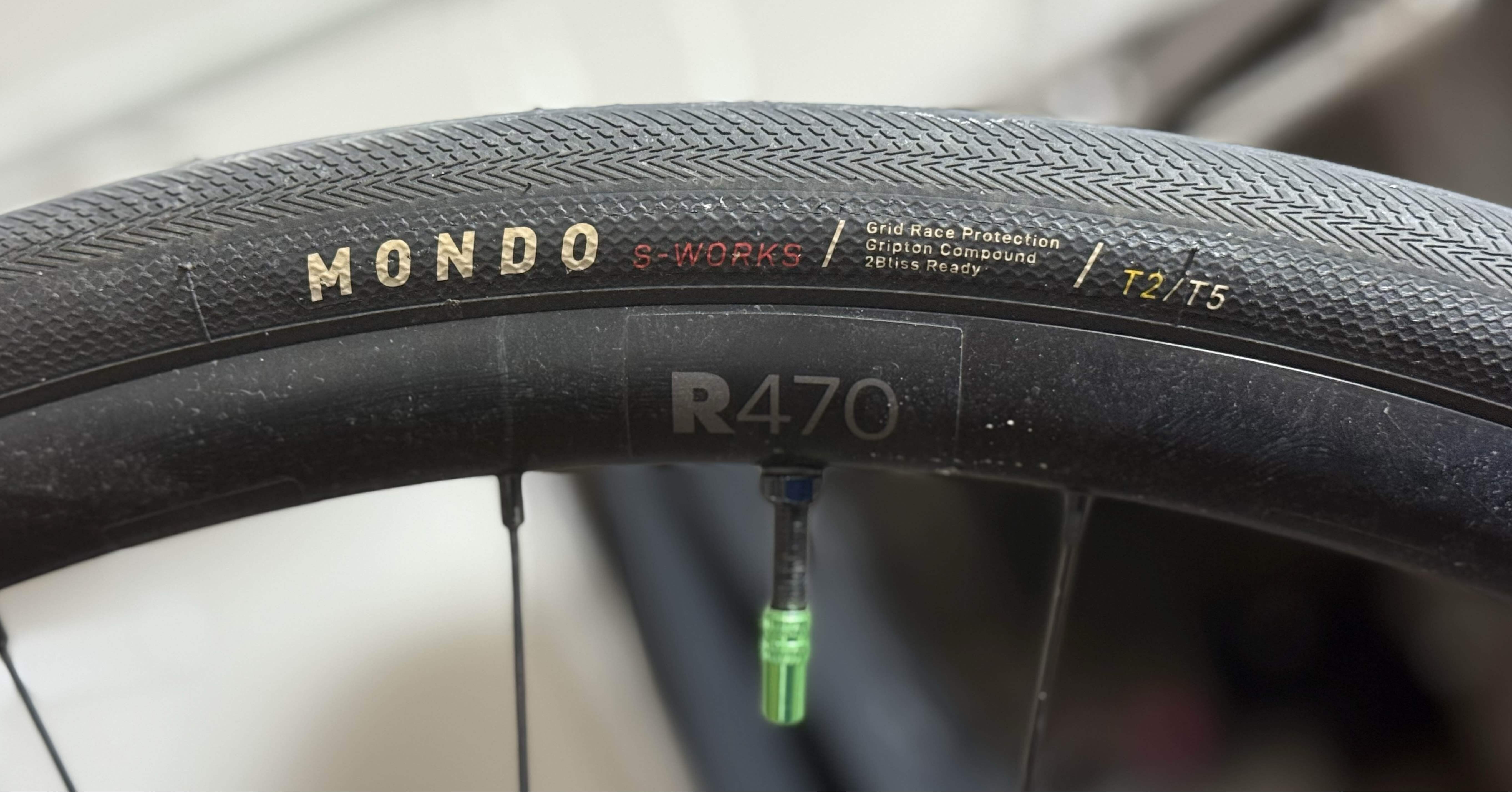 新品S-WORKS MONDO チューブレスレディー タイヤ 28c 2個セット S-WORKS MONDO チューブレスレディー タイヤ 28c 2個セット S-WORKS