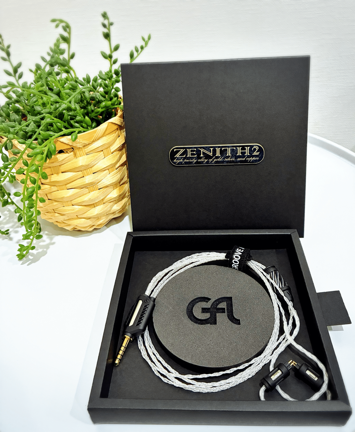 イヤホン GROOVE AUDIO ZENITH2 GROOVE AUDIO ZENITH2（金・銀・銅合金ケーブル）のレビュー