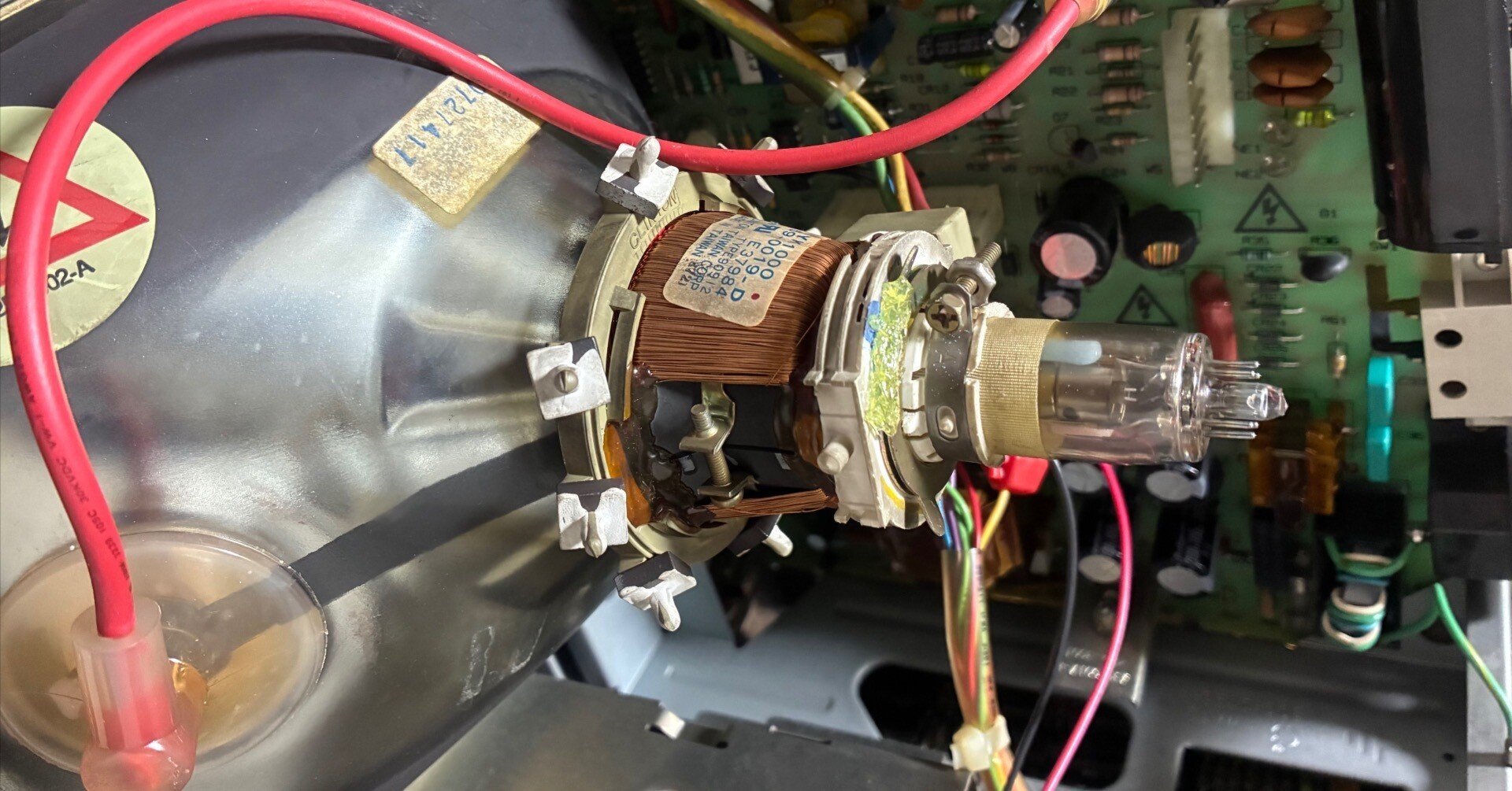 Macintosh Plusのケーブル交換！｜Tookato