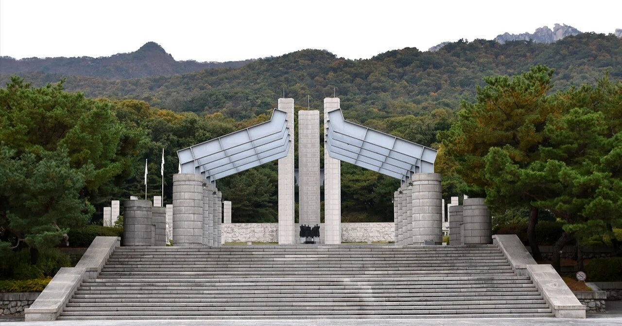 ガイドブックに載っていない韓国旅行案内】もう一度 国立4・19民主