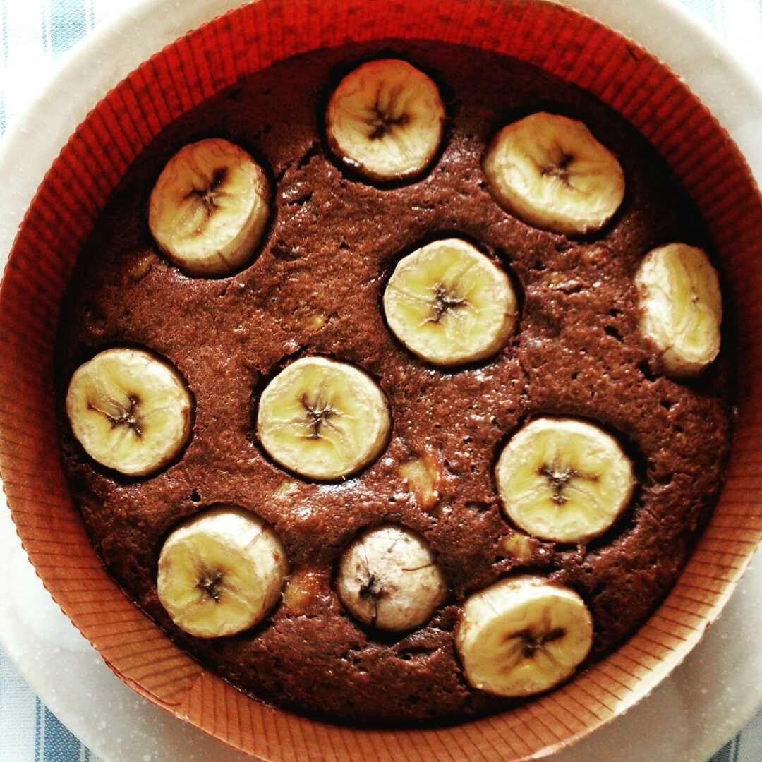 完熟バナナ 中身は大丈夫だったため ケーキ生地にココアを混ぜてチョコバナナケーキにしてみました しっとりチョコとバナナが好相性 おいしい 上田 聡子 ほしちか Note