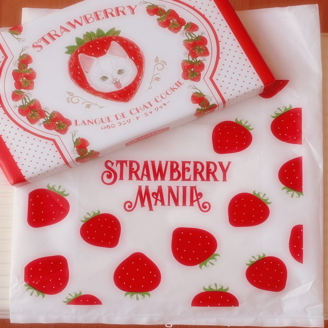 File.002🍓ペロ猫にやられた件🐱ストロベリーマニアのいちご