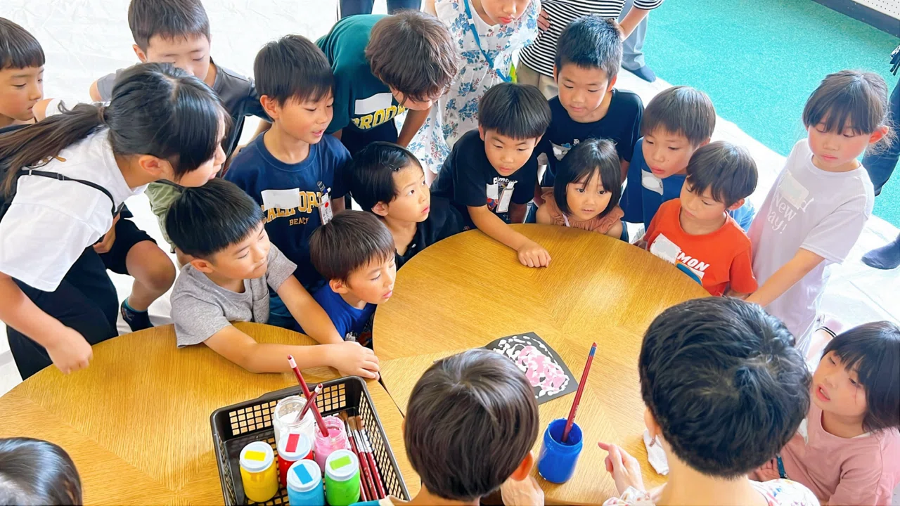 デカルコマニー🎨」出張Atelier for KIDs×須崎小学校｜Rin-Atelier for