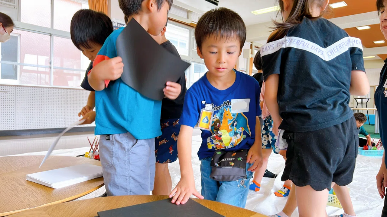 デカルコマニー🎨」出張Atelier for KIDs×須崎小学校｜Rin-Atelier for
