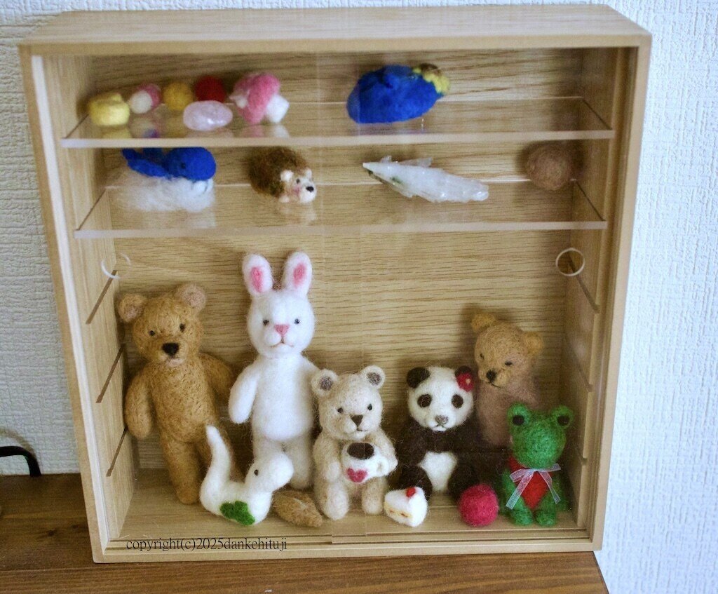 羊毛フェルト 白い犬 トイプードル ビションフリーゼ 星 フレーム 壁