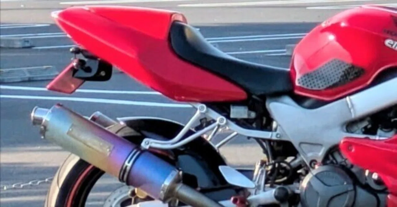 VTR1000Fフェンダーレスキットとリアフェンダー｜@Stormライダー