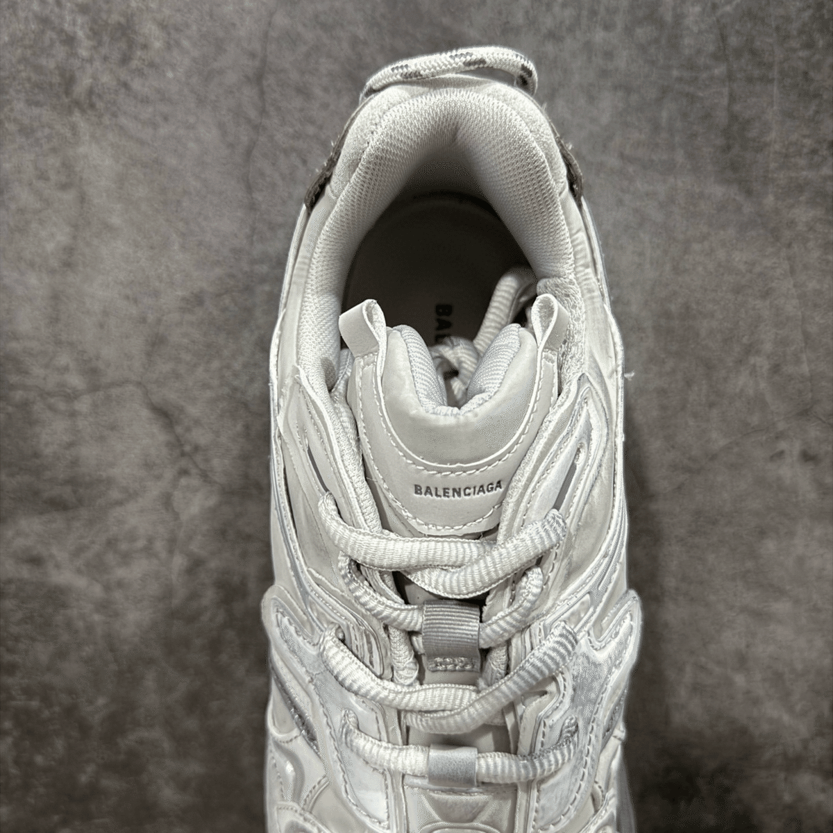 【関税込み】Balenciaga グレー Runner 2.0 スニーカー 完売前に！新色【BALENCIAGA】RUNNER 2.0 スニーカー