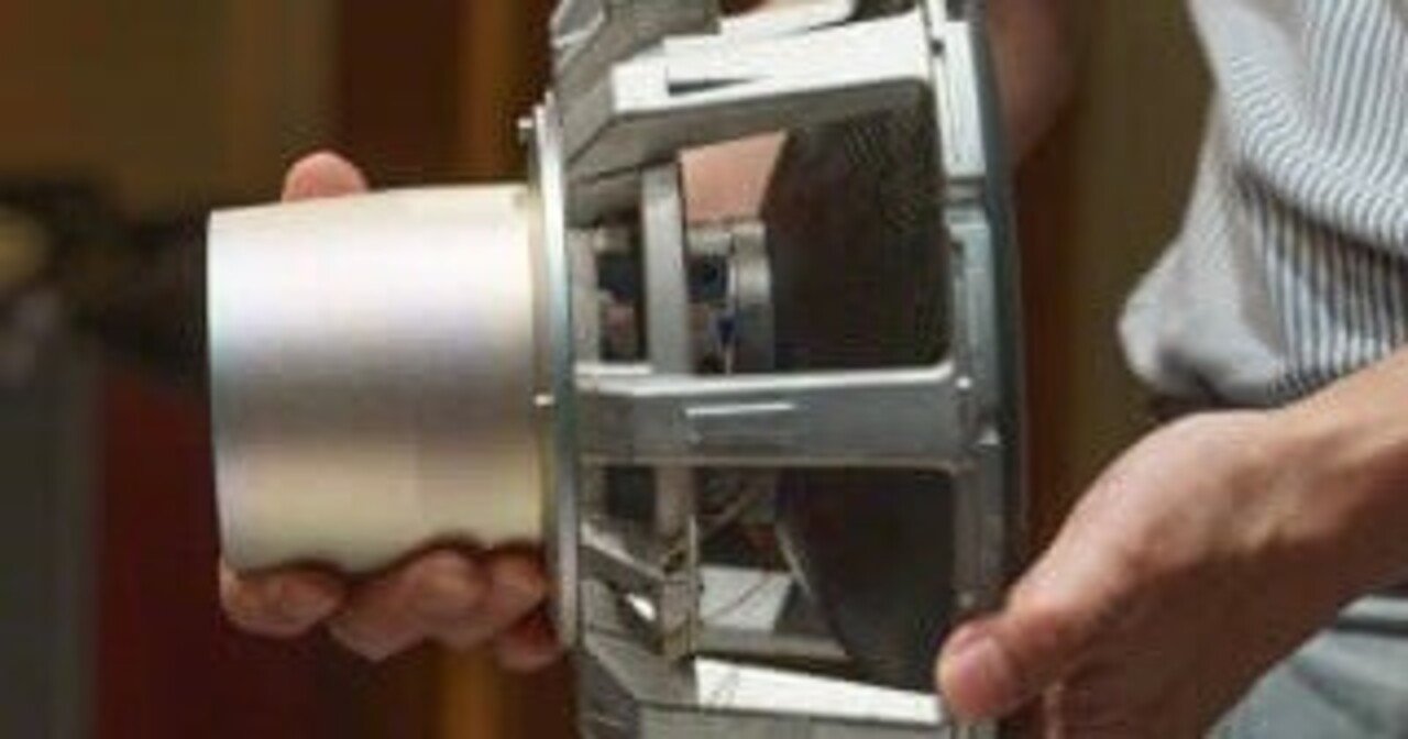 変なウーファー(研究？用 AudioComm 一体型2.1chスピーカーシステム｜ASP-593Z 03-0785｜通販