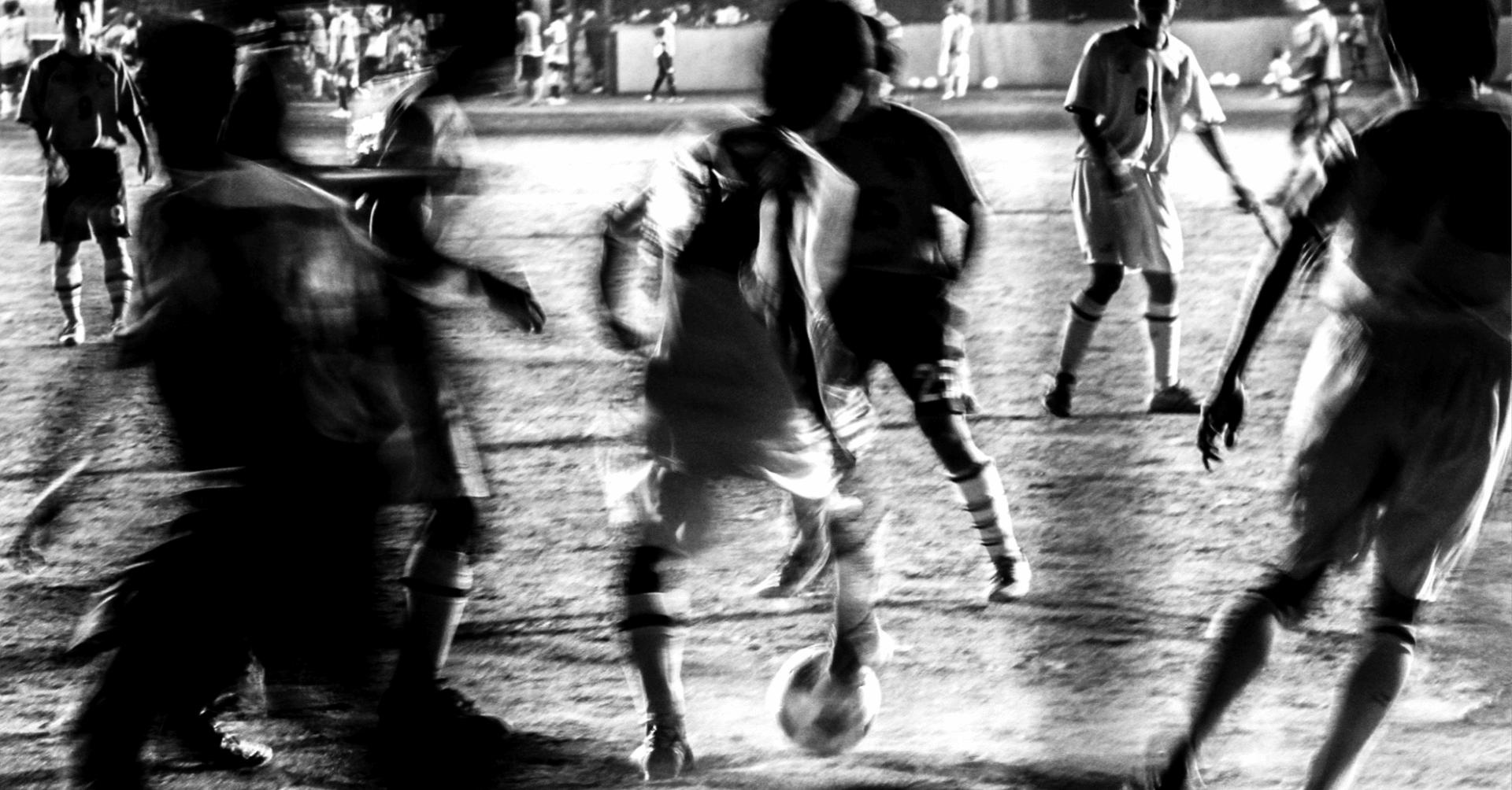 分析：サッカーの守備戦術体系：ゾーンディフェンスとマンツーマン