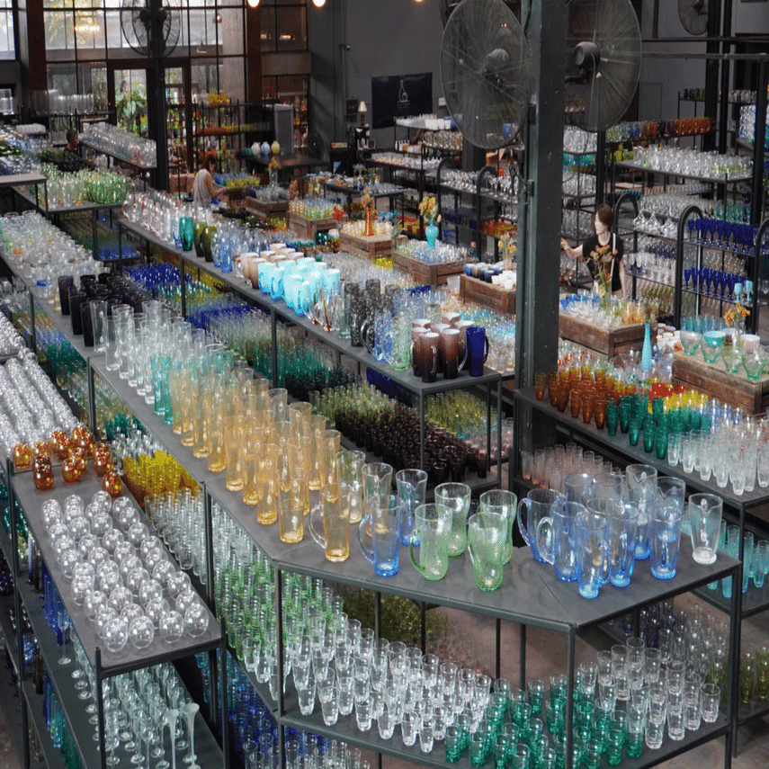 厚みありイギリスビクトリアングラスドームオブジェディスプレイ店舗