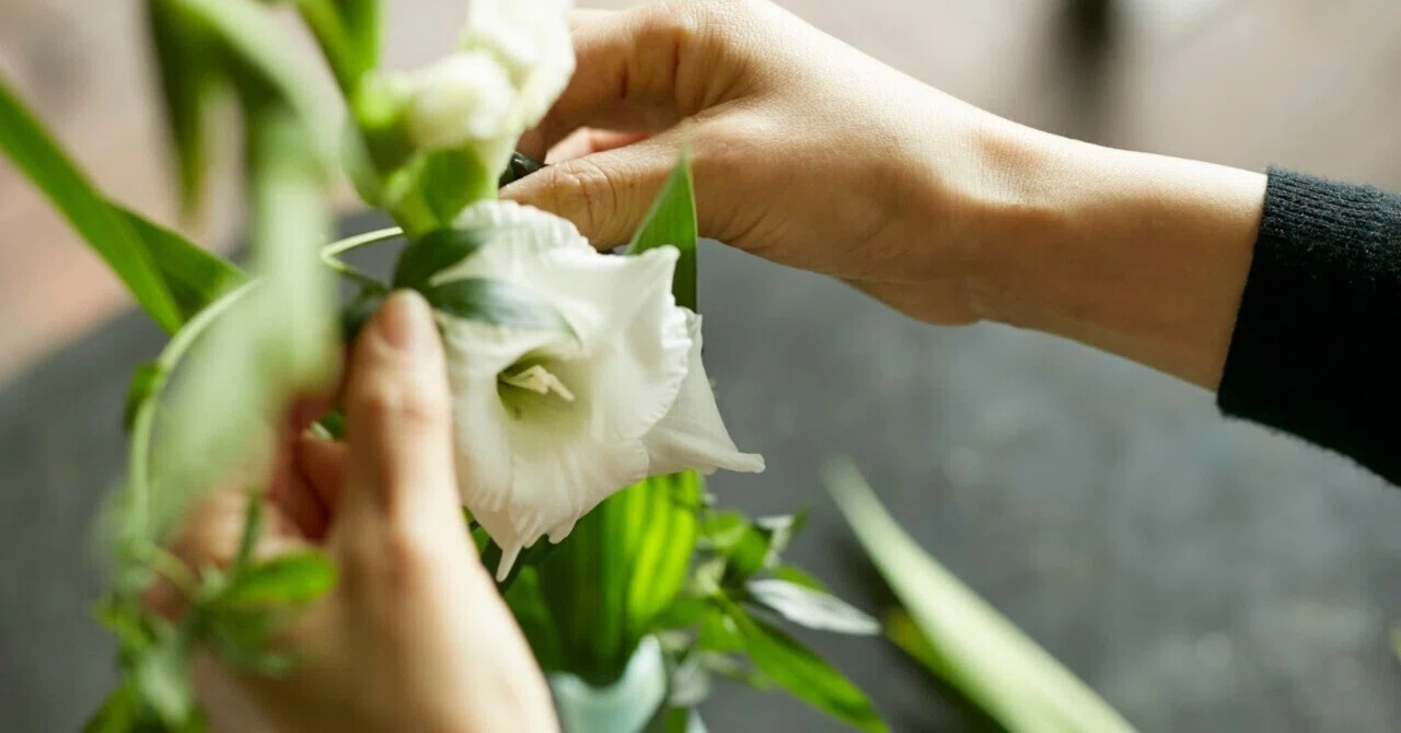 週末のルーティンに“花瓶のお手入れ”を｜簡単にできるメンテナンス術