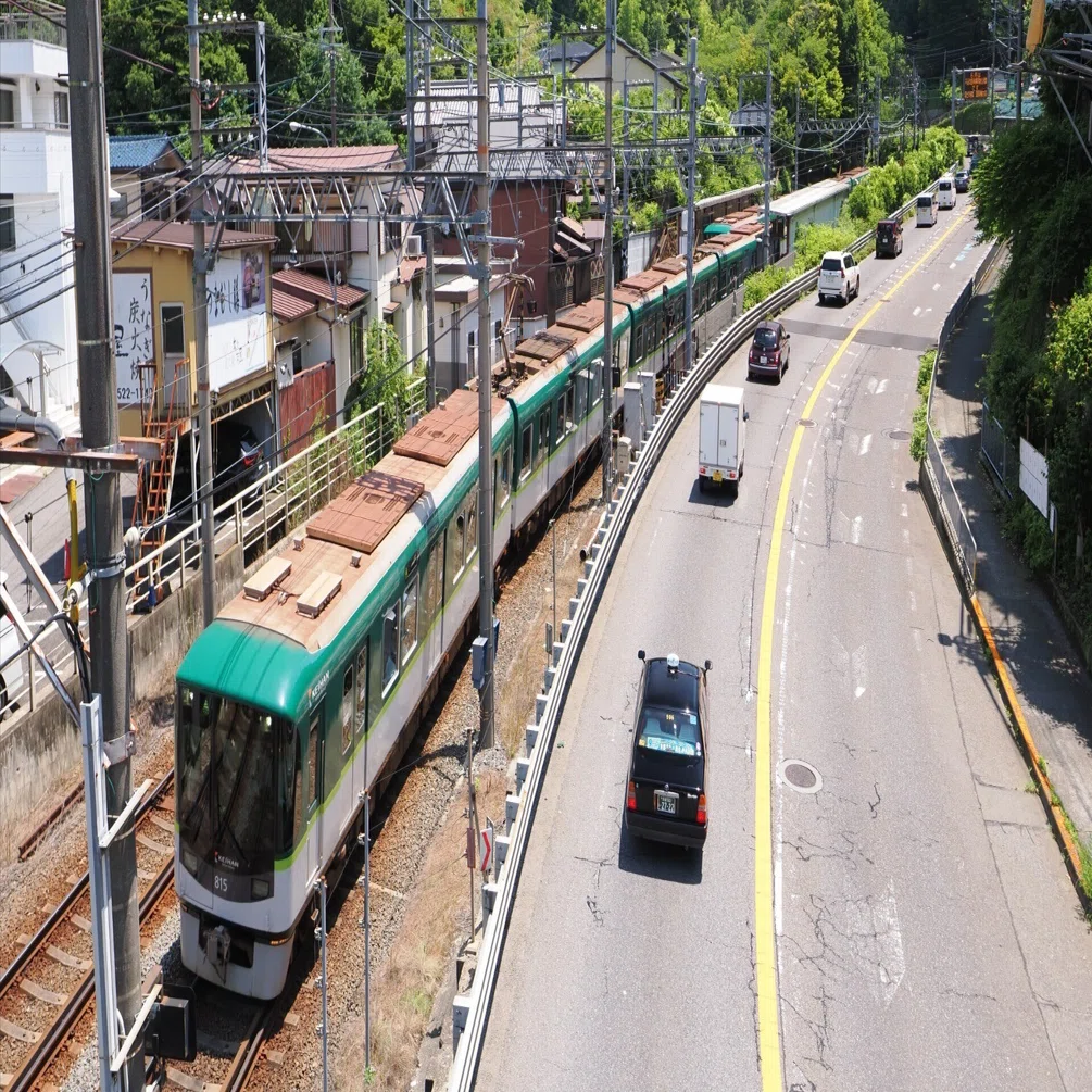 徒歩電鉄》鉄道部 河本秀哉・逢坂の関 ～京阪電鉄京津線～｜OM SYSTEM RAIL