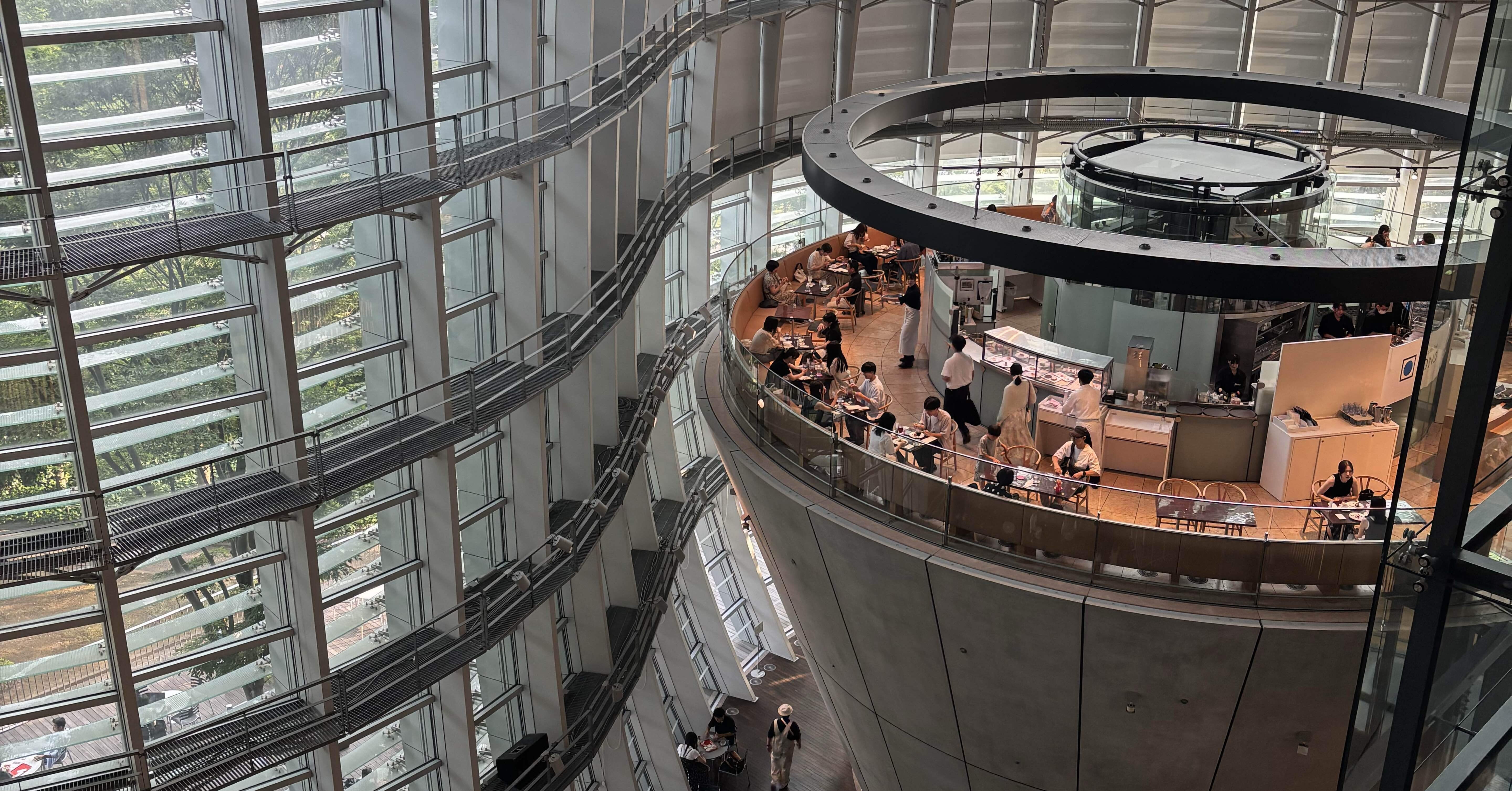 新国立美術館サロン・ド・テ ロンド｜cherie