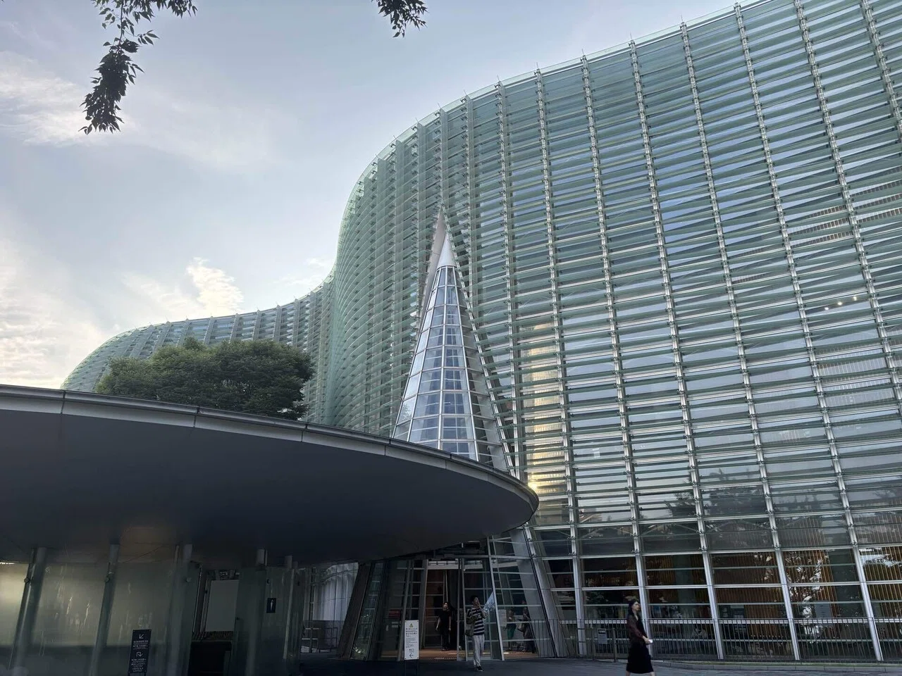 新国立美術館サロン・ド・テ ロンド｜cherie