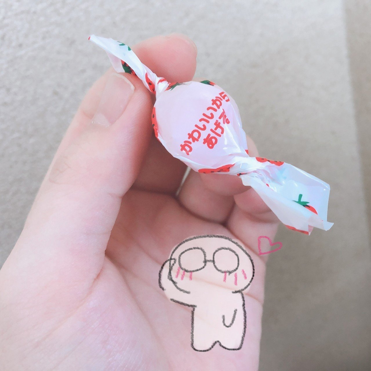 いちごみるくの飴を頂きました 今はこんなメッセージも付いているんですね 心ほっこり ちょっと照れ 空腹 Note いちごみるくの飴を頂きました 今はこんなメッセージも付いているんですね 心ほっこり ちょっと照れ 空腹 Note
