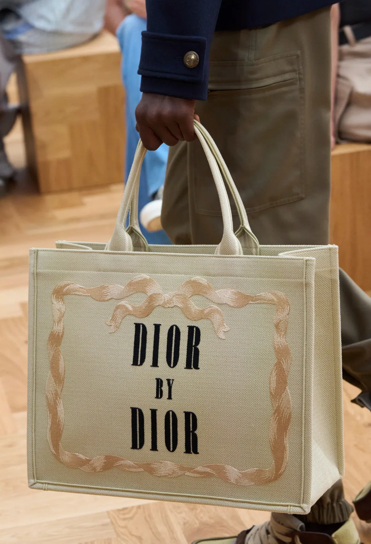 Dior book dior 袋だけ パーソナライズサービス ABDior で 世界に 